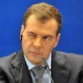 Медведев обвинил дальнобойщиков в нечестности