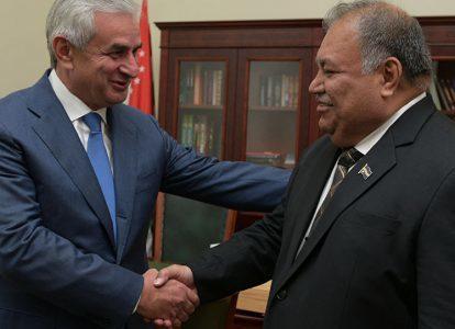 Президент Науру Вака и президент Абхазии Хаджимба
