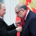 Путин вновь награждает Усманова