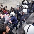 Власти Греции жестоко подавили демонстрацию учителей