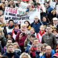 Учителя Голландии требуют поднять им зарплату