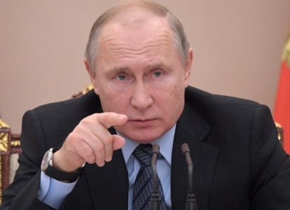 Владимир Путин даёт указание